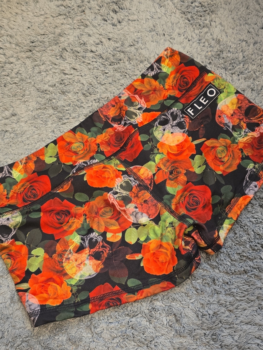 Fleo Skull And ROSES SHORTS SZ L